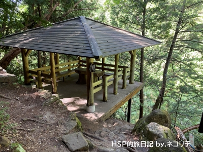 柿其渓谷の東屋